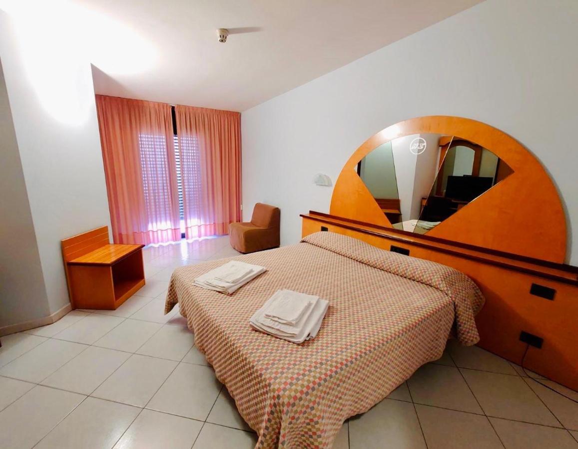 Hotel Solaris กัสซัลบอร์ดีโน ภายนอก รูปภาพ